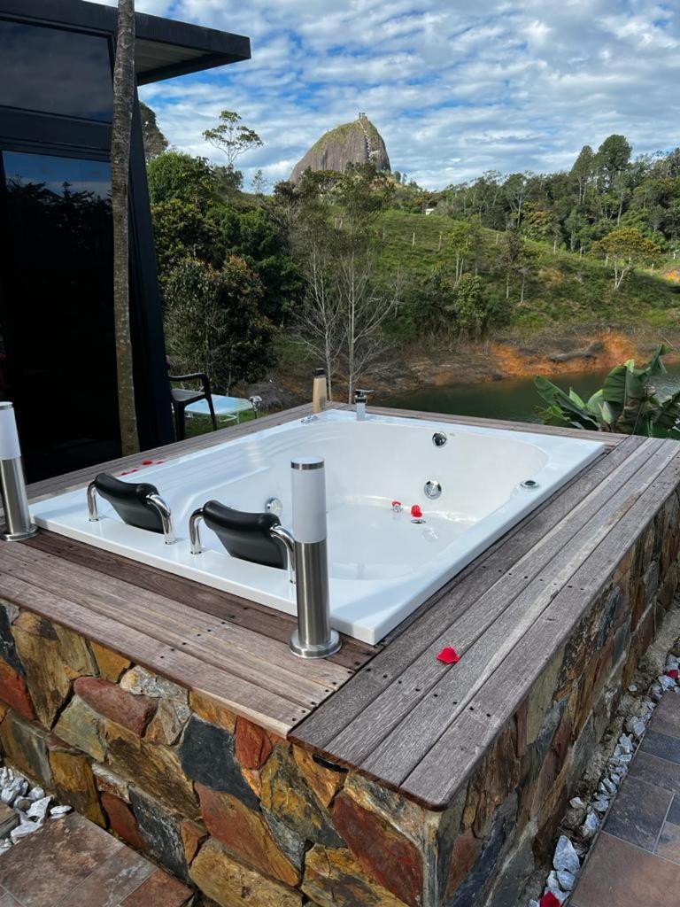 Cabana Privada Sin Prisa "Not Rush" Preciosa! Con Jacuzzi, Vista Y Acceso Directo Al Embalse, Vista A La Piedra , Deporte Acuatico Paddle Board And Breakfast Incluidos ! Imperdible Guatapé Exteriér fotografie